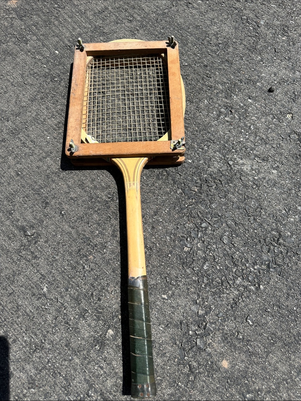 Vintage Wooden Tennis Racket with Press - Natural Wood & Leather Grip - Picture 4 of 4